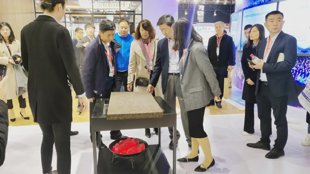 得高住博會吸睛,新型材料大有可為 組 28 得高住博會吸睛,新型材料大有可為 組 28